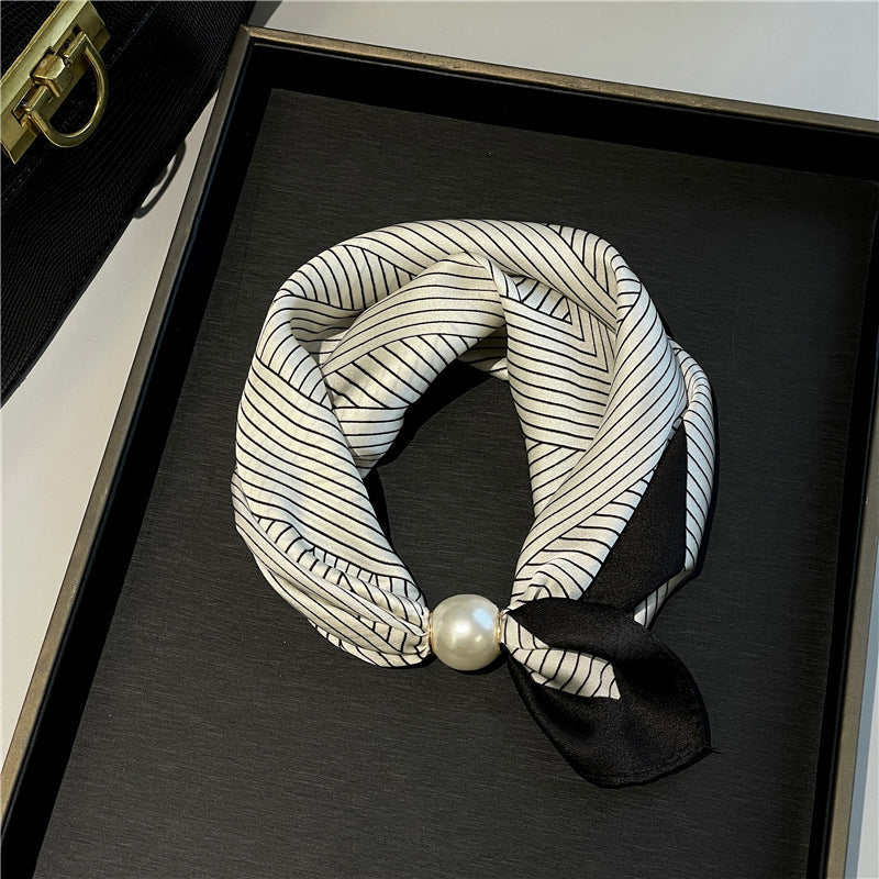 🤍 ✨Magnetisk scarf med pärla – elegant på några sekunder
