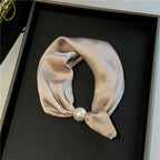🤍 ✨Magnetisk scarf med pärla – elegant på några sekunder