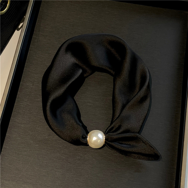 🤍 ✨Magnetisk scarf med pärla – elegant på några sekunder