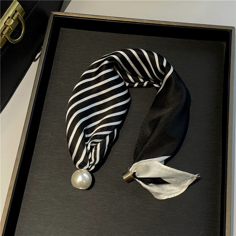 🤍 ✨Magnetisk scarf med pärla – elegant på några sekunder