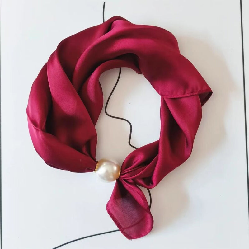 🤍 ✨Magnetisk scarf med pärla – elegant på några sekunder
