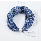 🤍 ✨Magnetisk scarf med pärla – elegant på några sekunder