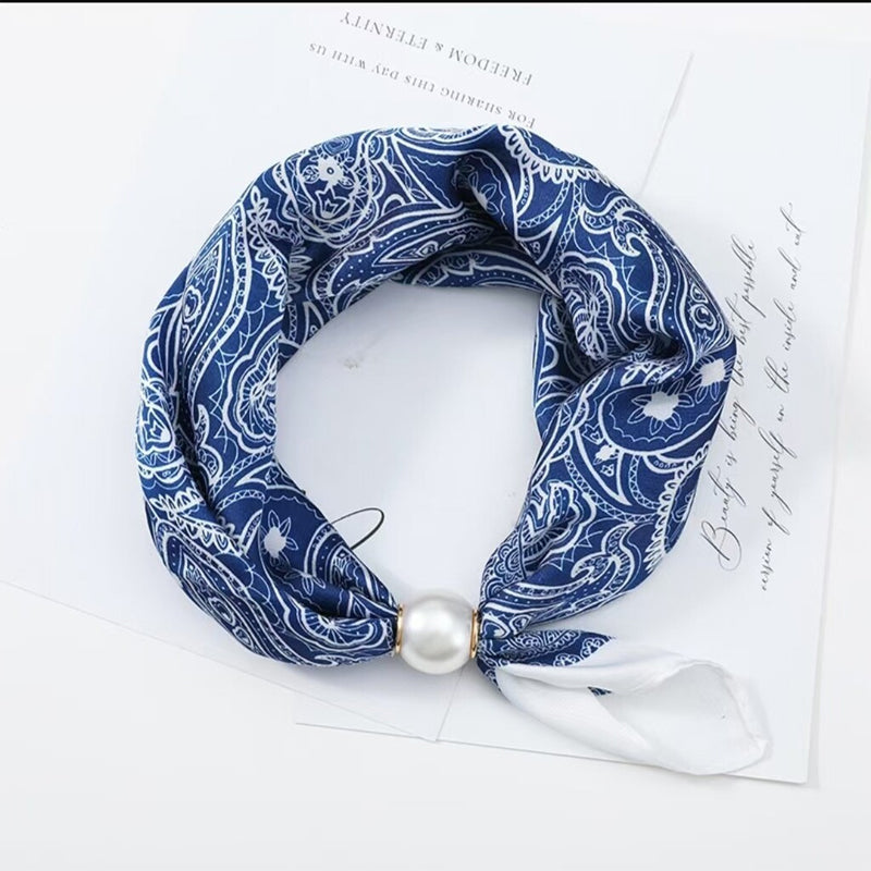 🤍 ✨Magnetisk scarf med pärla – elegant på några sekunder