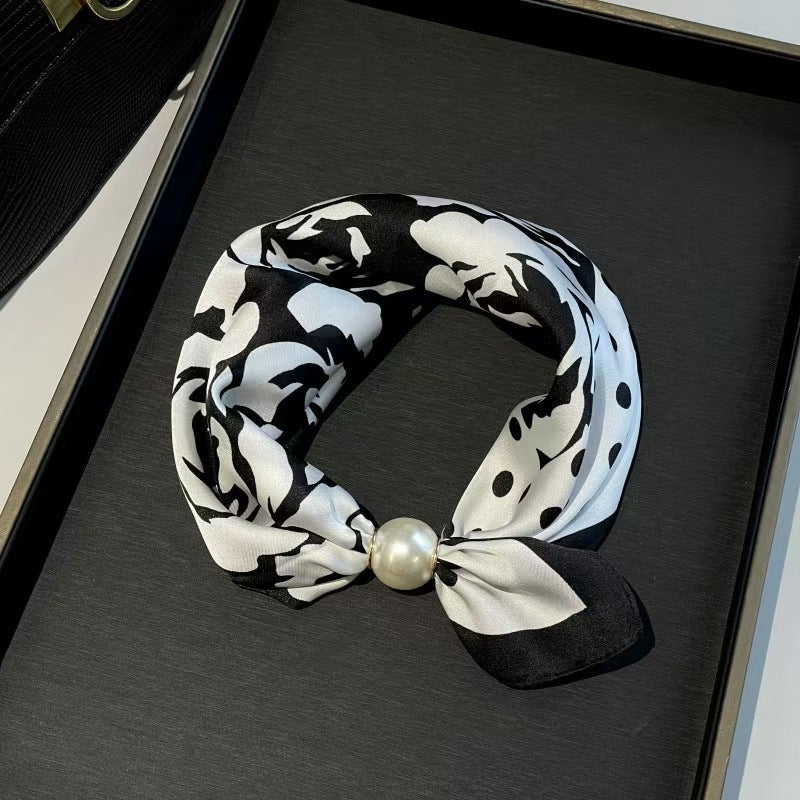 🤍 ✨Magnetisk scarf med pärla – elegant på några sekunder