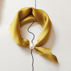 🤍 ✨Magnetisk scarf med pärla – elegant på några sekunder