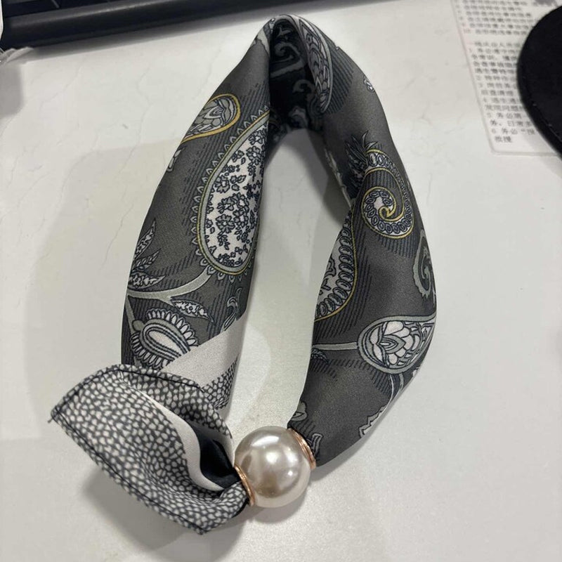 🤍 ✨Magnetisk scarf med pärla – elegant på några sekunder