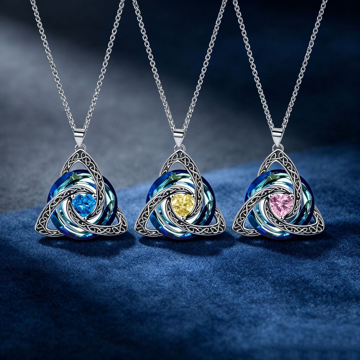 ✨Halsband med födelsesten och keltisk treenighetsknut – en meningsfull symbol för kärlek och samhörighet ❤️
