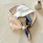 🤍 ✨Magnetisk scarf med pärla – elegant på några sekunder