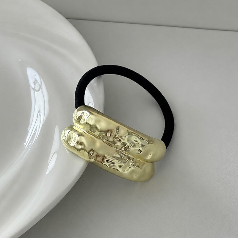 Halvcirkel‑accessoar – minimalistisk detalj till din outfit ✨