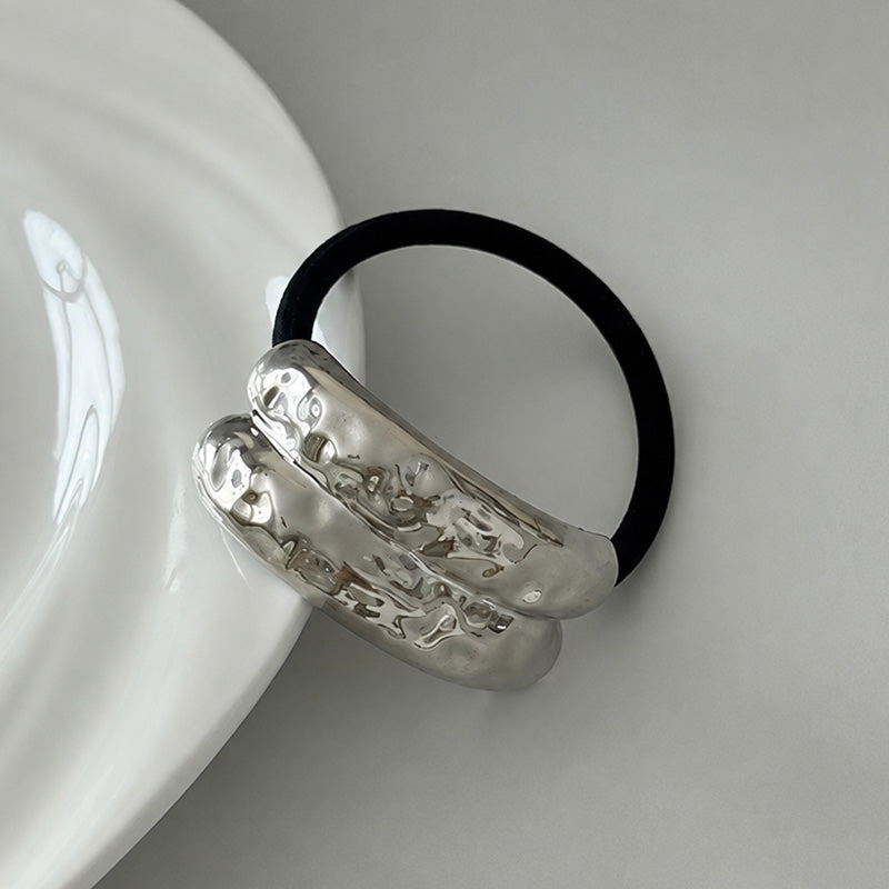 Halvcirkel‑accessoar – minimalistisk detalj till din outfit ✨
